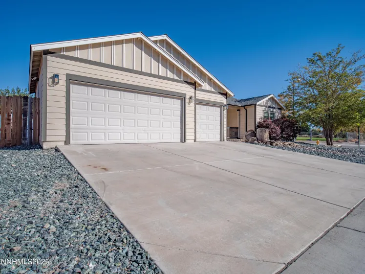 300 Golden Pick, Dayton, Nevada 89403, 3 Bedrooms Bedrooms, ,2 BathroomsBathrooms,Residential,Residential,Golden Pick,250057344