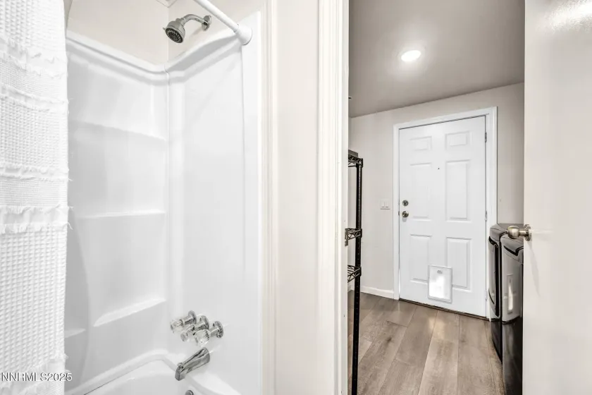4970 Newport, Reno, Nevada 89506, 3 Bedrooms Bedrooms, ,2 BathroomsBathrooms,Residential,Residential,Newport,250057360