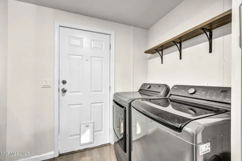 4970 Newport, Reno, Nevada 89506, 3 Bedrooms Bedrooms, ,2 BathroomsBathrooms,Residential,Residential,Newport,250057360