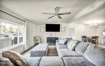 4970 Newport, Reno, Nevada 89506, 3 Bedrooms Bedrooms, ,2 BathroomsBathrooms,Residential,Residential,Newport,250057360