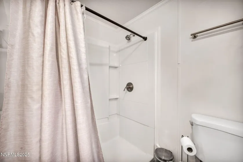 4970 Newport, Reno, Nevada 89506, 3 Bedrooms Bedrooms, ,2 BathroomsBathrooms,Residential,Residential,Newport,250057360