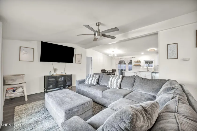 4970 Newport, Reno, Nevada 89506, 3 Bedrooms Bedrooms, ,2 BathroomsBathrooms,Residential,Residential,Newport,250057360