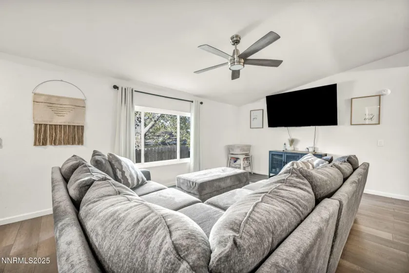 4970 Newport, Reno, Nevada 89506, 3 Bedrooms Bedrooms, ,2 BathroomsBathrooms,Residential,Residential,Newport,250057360