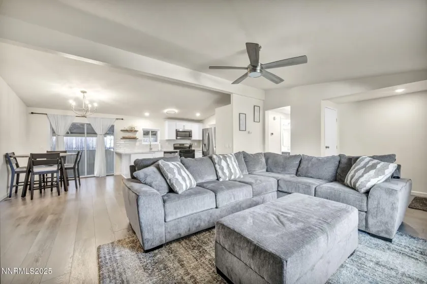 4970 Newport, Reno, Nevada 89506, 3 Bedrooms Bedrooms, ,2 BathroomsBathrooms,Residential,Residential,Newport,250057360