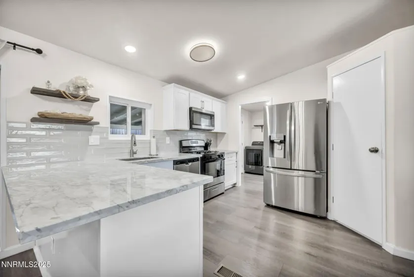 4970 Newport, Reno, Nevada 89506, 3 Bedrooms Bedrooms, ,2 BathroomsBathrooms,Residential,Residential,Newport,250057360