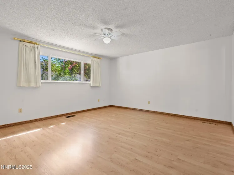 2541 Brentwood, Carson City, Nevada 89701, 3 Bedrooms Bedrooms, ,2 BathroomsBathrooms,Residential,Residential,Brentwood,250057361