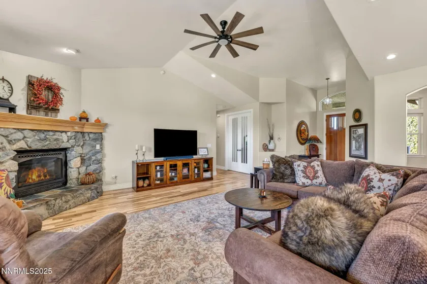 1058 Frieda, Minden, Nevada 89423, 5 Bedrooms Bedrooms, ,7 BathroomsBathrooms,Residential,Residential,Frieda,250057364