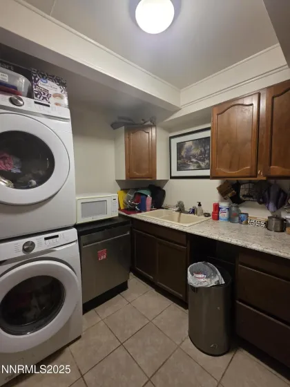 107 English, Hawthorne, Nevada 89415, 3 Bedrooms Bedrooms, ,2 BathroomsBathrooms,Residential,Residential,English,250057365