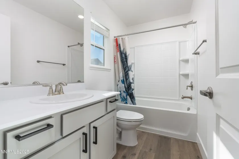 7946 Corundum, Sparks, Nevada 89436, 3 Bedrooms Bedrooms, ,3 BathroomsBathrooms,Residential,Residential,Corundum,250057397