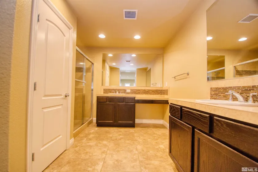 10701 Cordero, Reno, Nevada 89521, 3 Bedrooms Bedrooms, ,3 BathroomsBathrooms,Residential Lease,Manufactured,Cordero,250057402