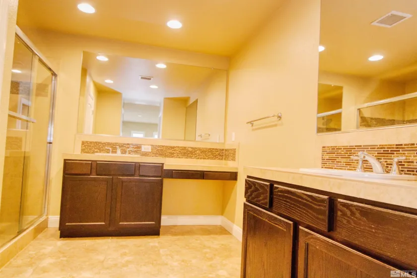 10701 Cordero, Reno, Nevada 89521, 3 Bedrooms Bedrooms, ,3 BathroomsBathrooms,Residential Lease,Manufactured,Cordero,250057402