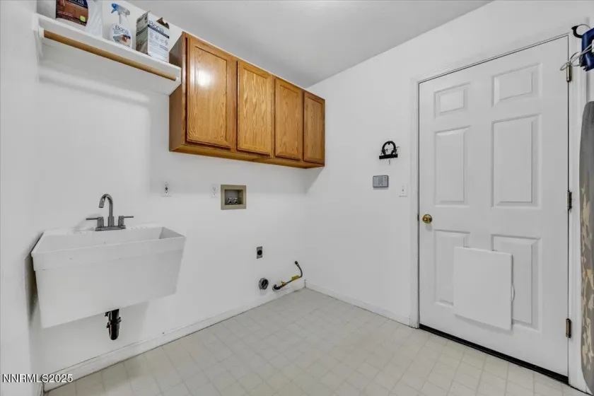 1281 Conestoga, Minden, Nevada 89423, 3 Bedrooms Bedrooms, ,2 BathroomsBathrooms,Residential,Residential,Conestoga,250057416