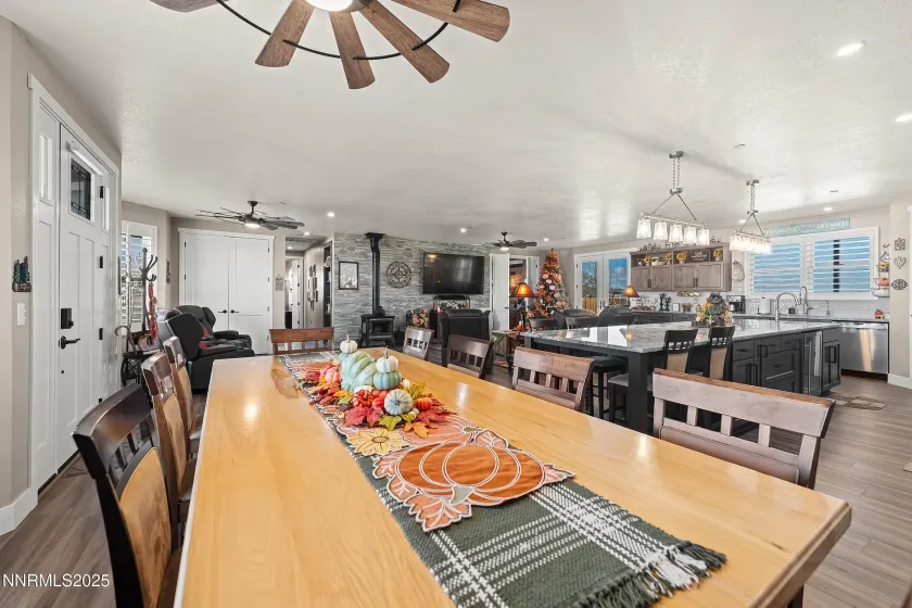 3900 Hackberry, Silver Springs, Nevada 89429, 2 Bedrooms Bedrooms, ,2 BathroomsBathrooms,Residential,Residential,Hackberry,250057415