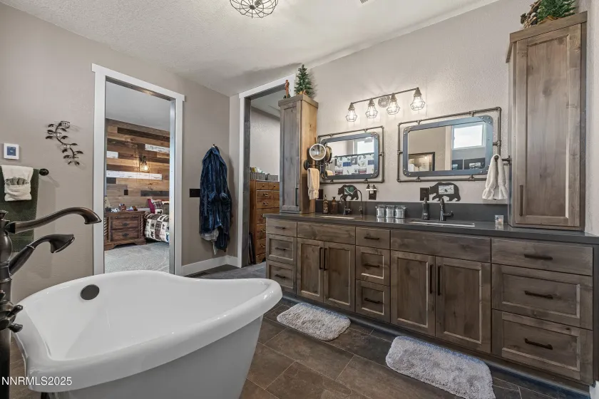 3900 Hackberry, Silver Springs, Nevada 89429, 2 Bedrooms Bedrooms, ,2 BathroomsBathrooms,Residential,Residential,Hackberry,250057415