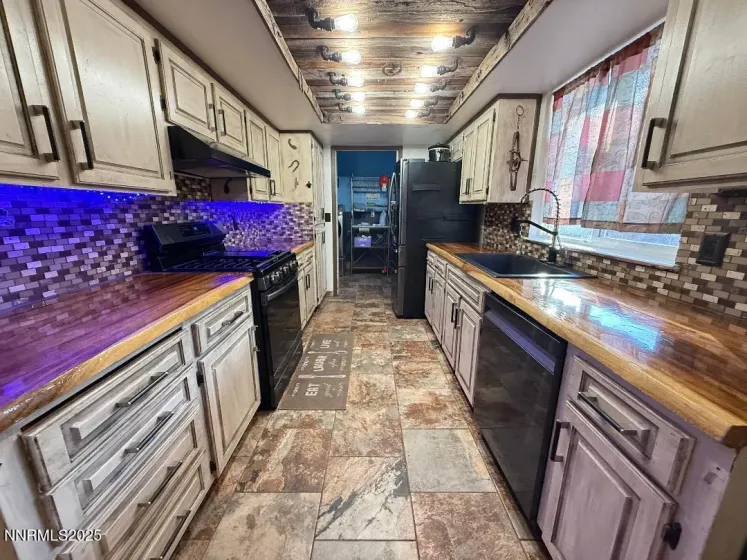 749 E, Fernley, Nevada 89408, 3 Bedrooms Bedrooms, ,2 BathroomsBathrooms,Residential,Residential,E,250057420