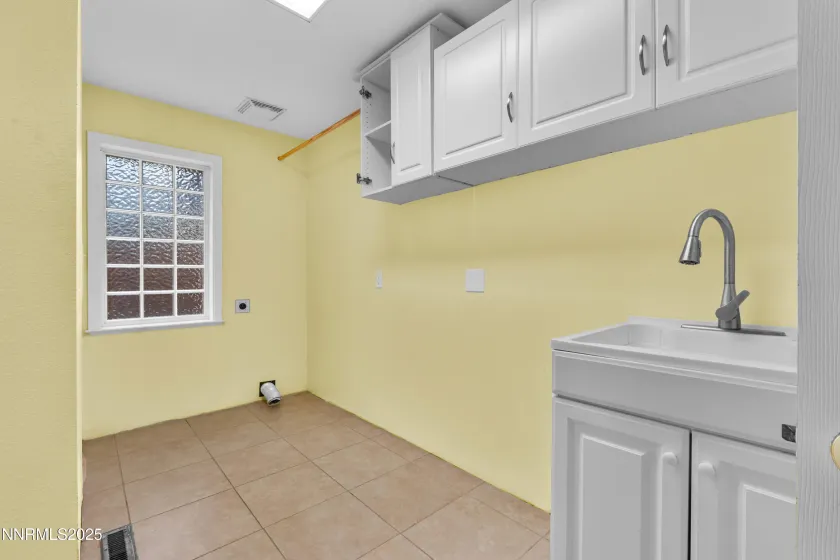 647 Castle, Winnemucca, Nevada 89445, 3 Bedrooms Bedrooms, ,2 BathroomsBathrooms,Residential,Residential,Castle,250057424