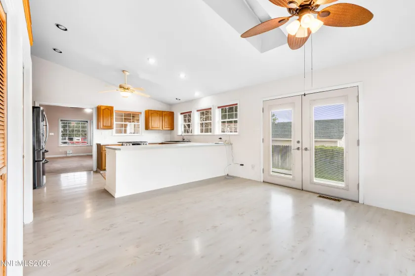 647 Castle, Winnemucca, Nevada 89445, 3 Bedrooms Bedrooms, ,2 BathroomsBathrooms,Residential,Residential,Castle,250057424