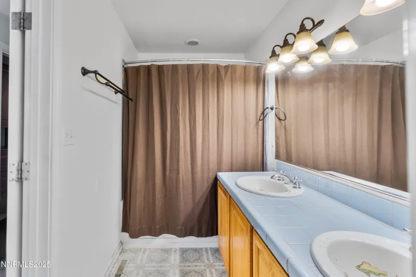 647 Castle, Winnemucca, Nevada 89445, 3 Bedrooms Bedrooms, ,2 BathroomsBathrooms,Residential,Residential,Castle,250057424