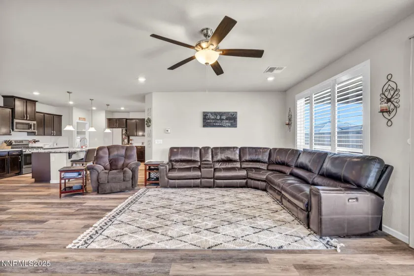 1030 Garden Pond, Spanish Springs, Nevada 89441, 3 Bedrooms Bedrooms, ,2 BathroomsBathrooms,Residential,Residential,Garden Pond,250057426