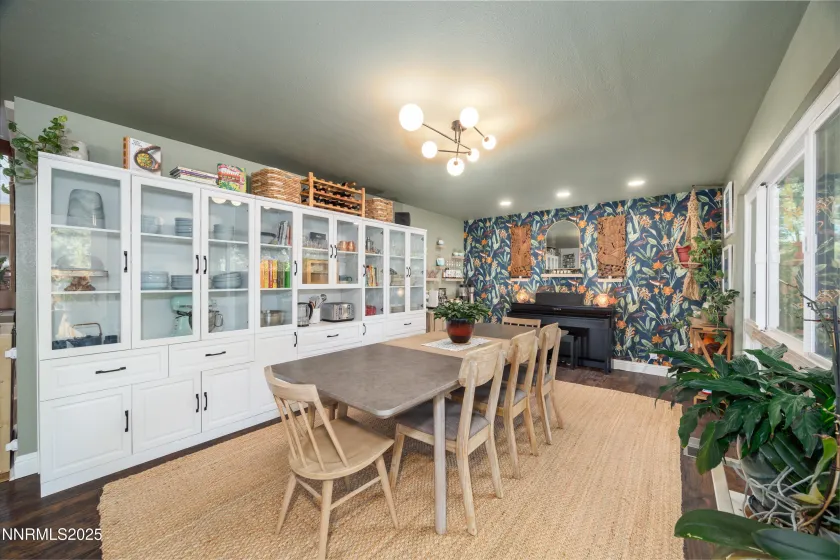 676 Riverview, Reno, Nevada 89509, 3 Bedrooms Bedrooms, ,2 BathroomsBathrooms,Residential,Residential,Riverview,250057430
