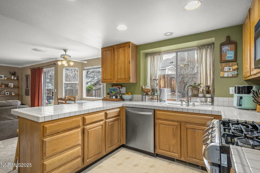 1148 Mayflower, Reno, Nevada 89509, 4 Bedrooms Bedrooms, ,3 BathroomsBathrooms,Residential,Residential,Mayflower,250057431
