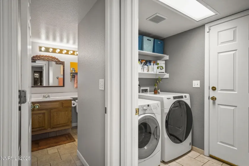 1148 Mayflower, Reno, Nevada 89509, 4 Bedrooms Bedrooms, ,3 BathroomsBathrooms,Residential,Residential,Mayflower,250057431