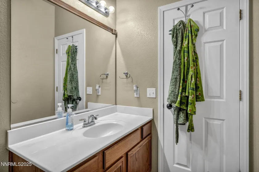20999 Cameron, Reno, Nevada 89508, 4 Bedrooms Bedrooms, ,2 BathroomsBathrooms,Residential,Residential,Cameron,250057432