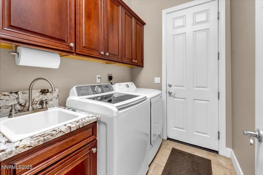 3644 Desert Fox, Sparks, Nevada 89436, 4 Bedrooms Bedrooms, ,3 BathroomsBathrooms,Residential,Residential,Desert Fox,250057433