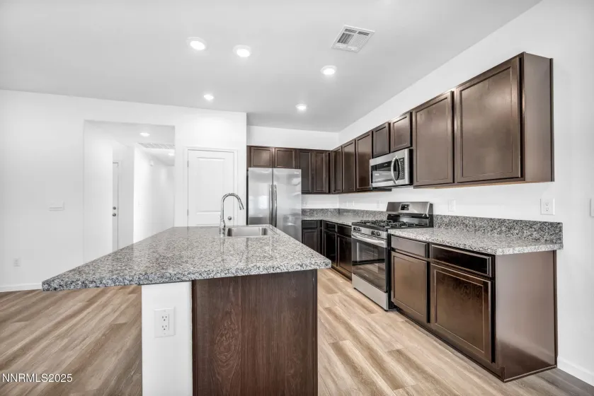 700 Kess, Reno, Nevada 89506, 3 Bedrooms Bedrooms, ,2 BathroomsBathrooms,Residential,Residential,Kess,250057435