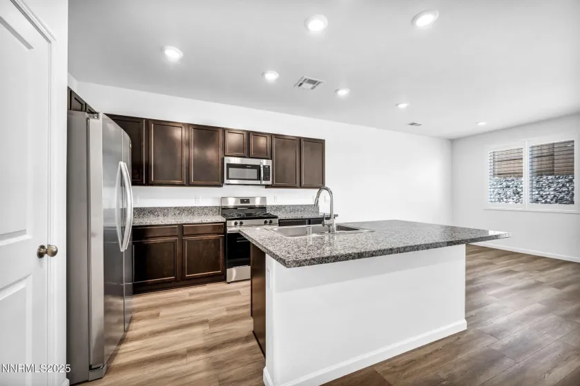700 Kess, Reno, Nevada 89506, 3 Bedrooms Bedrooms, ,2 BathroomsBathrooms,Residential,Residential,Kess,250057435