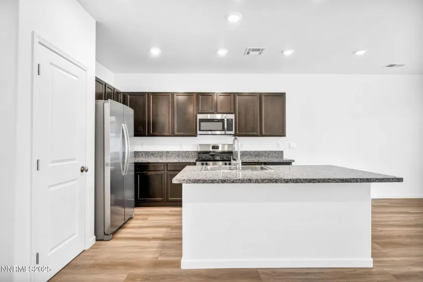 700 Kess, Reno, Nevada 89506, 3 Bedrooms Bedrooms, ,2 BathroomsBathrooms,Residential,Residential,Kess,250057435