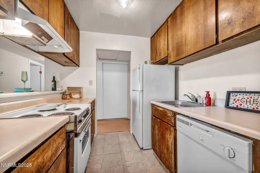 Easy access kitchen with breakfast bar.