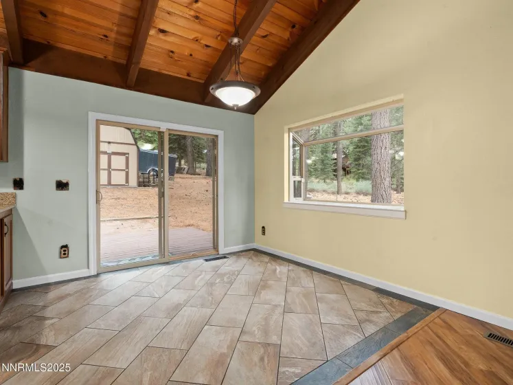 1670 Canienaga, South Lake Tahoe, California 96150, 3 Bedrooms Bedrooms, ,2 BathroomsBathrooms,Residential,Residential,Canienaga,250057436