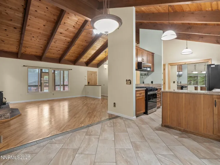 1670 Canienaga, South Lake Tahoe, California 96150, 3 Bedrooms Bedrooms, ,2 BathroomsBathrooms,Residential,Residential,Canienaga,250057436