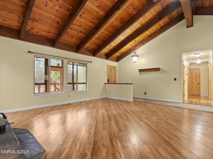 1670 Canienaga, South Lake Tahoe, California 96150, 3 Bedrooms Bedrooms, ,2 BathroomsBathrooms,Residential,Residential,Canienaga,250057436