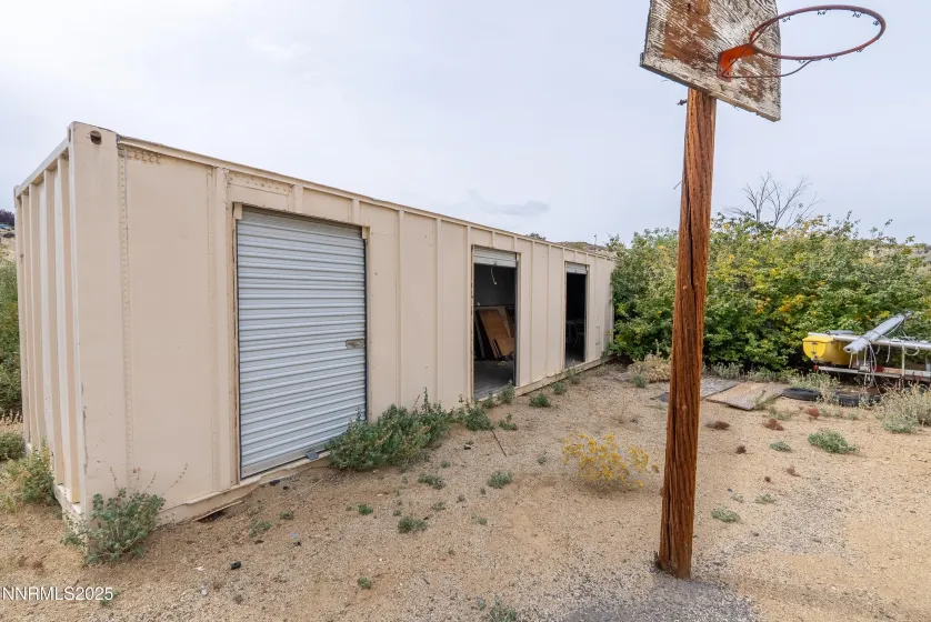 Storage container