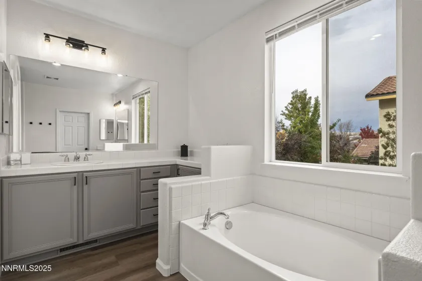 7121 Jermann, Sparks, Nevada 89436, 5 Bedrooms Bedrooms, ,3 BathroomsBathrooms,Residential,Residential,Jermann,250057438