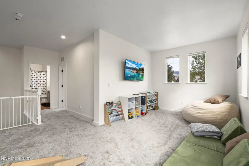 7121 Jermann, Sparks, Nevada 89436, 5 Bedrooms Bedrooms, ,3 BathroomsBathrooms,Residential,Residential,Jermann,250057438