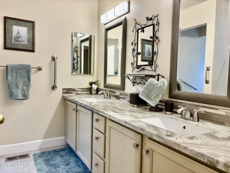 245 Moonbeam, Sparks, Nevada 89441, 3 Bedrooms Bedrooms, ,2 BathroomsBathrooms,Residential,Residential,Moonbeam,250056629