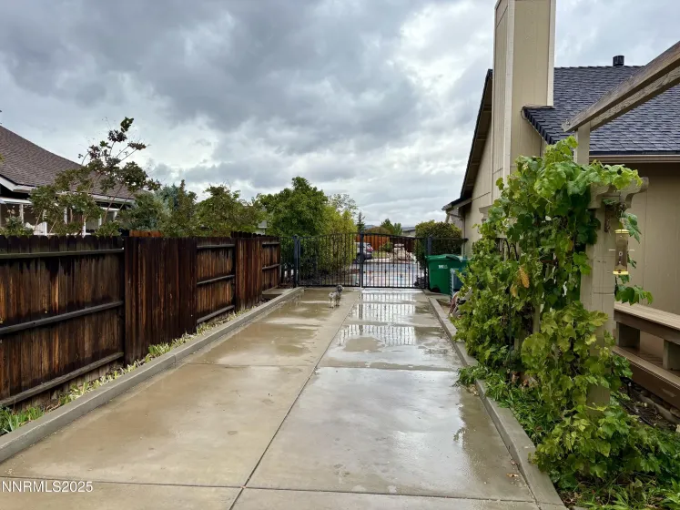 245 Moonbeam, Sparks, Nevada 89441, 3 Bedrooms Bedrooms, ,2 BathroomsBathrooms,Residential,Residential,Moonbeam,250056629