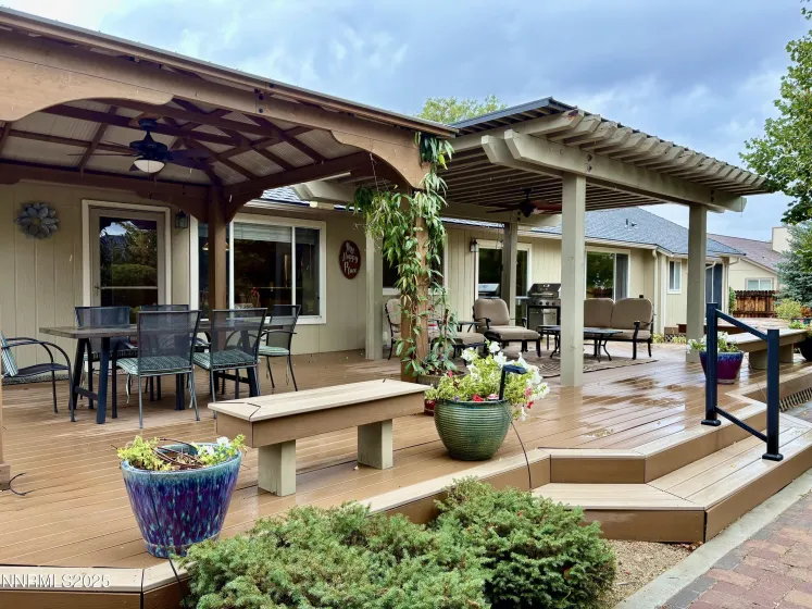 245 Moonbeam, Sparks, Nevada 89441, 3 Bedrooms Bedrooms, ,2 BathroomsBathrooms,Residential,Residential,Moonbeam,250056629