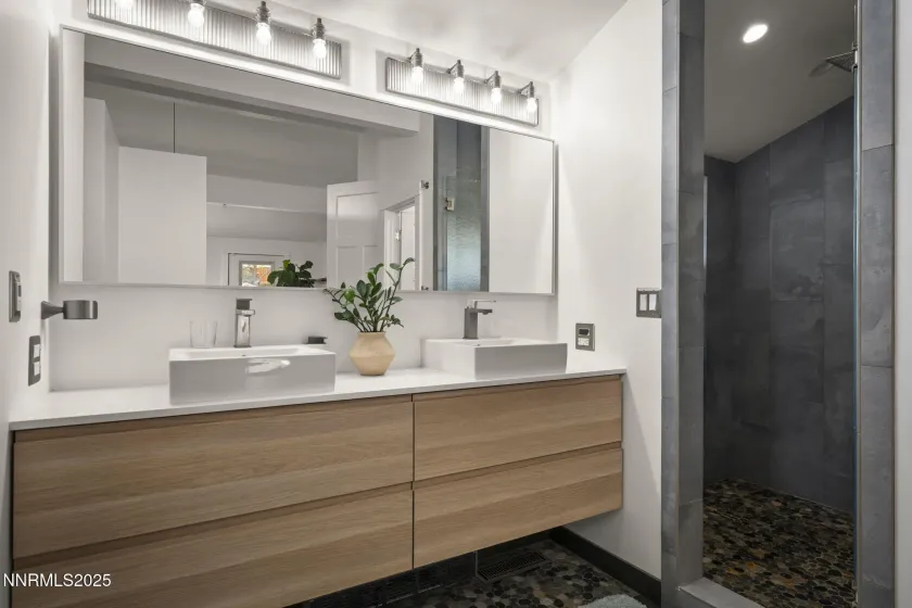 1400 Belford, Reno, Nevada 89509, 3 Bedrooms Bedrooms, ,3 BathroomsBathrooms,Residential,Residential,Belford,250055825