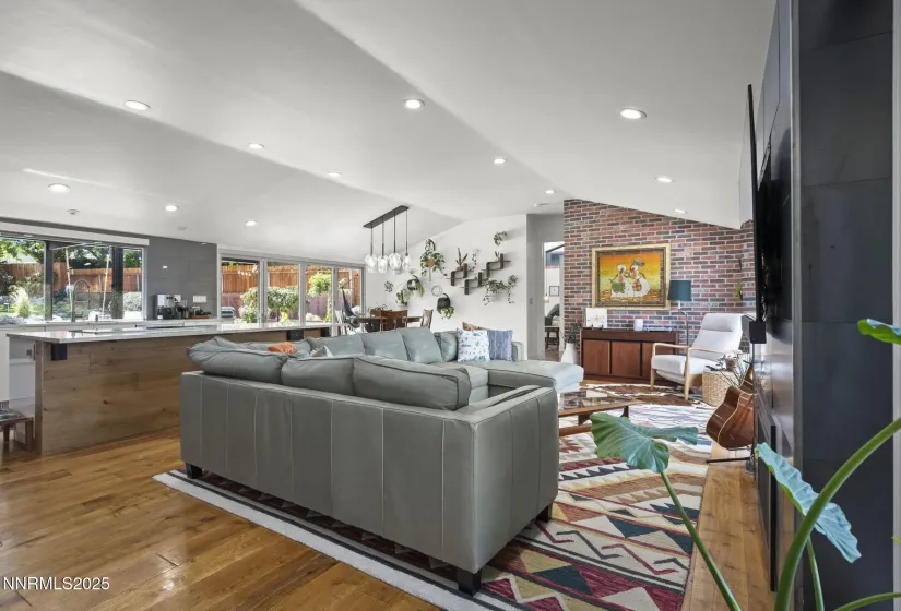 1400 Belford, Reno, Nevada 89509, 3 Bedrooms Bedrooms, ,3 BathroomsBathrooms,Residential,Residential,Belford,250055825