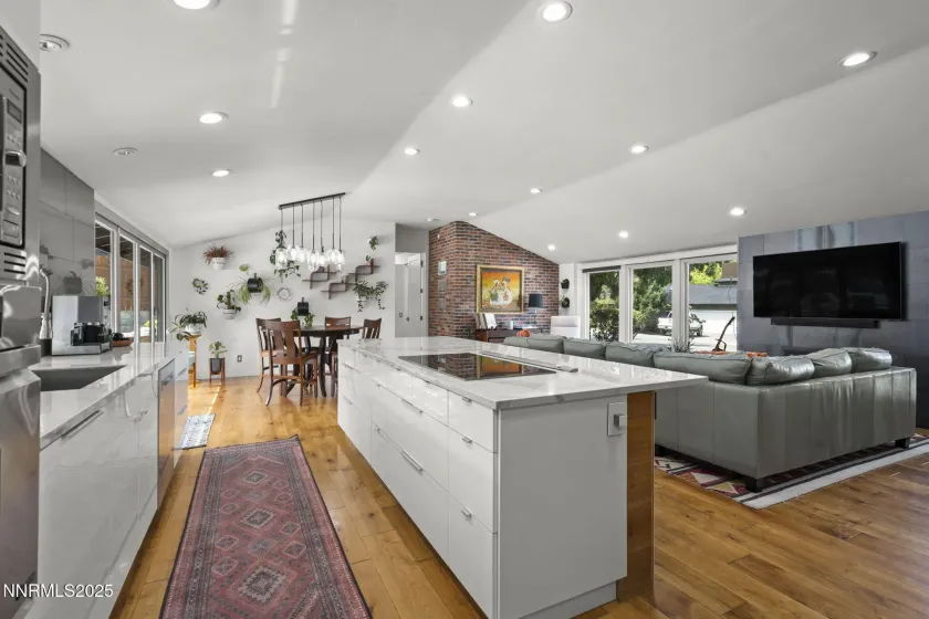 1400 Belford, Reno, Nevada 89509, 3 Bedrooms Bedrooms, ,3 BathroomsBathrooms,Residential,Residential,Belford,250055825