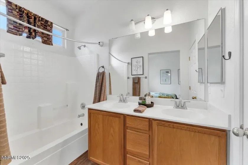 9175 Rising Moon, Reno, Nevada 89506, 3 Bedrooms Bedrooms, ,2 BathroomsBathrooms,Residential,Residential,Rising Moon,250057449