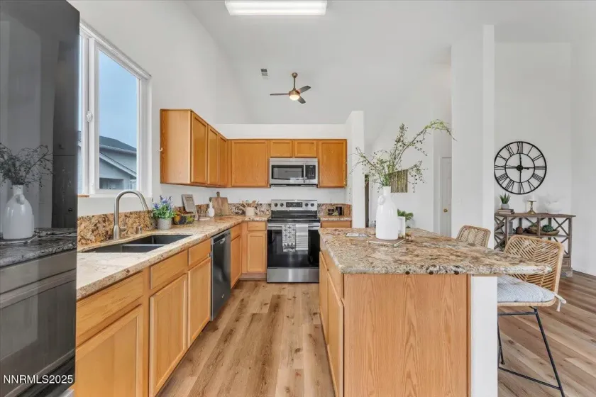 9175 Rising Moon, Reno, Nevada 89506, 3 Bedrooms Bedrooms, ,2 BathroomsBathrooms,Residential,Residential,Rising Moon,250057449