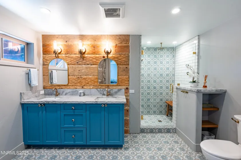 Villa 2: Primary Suite