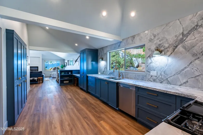 Villa 2: Primary Suite