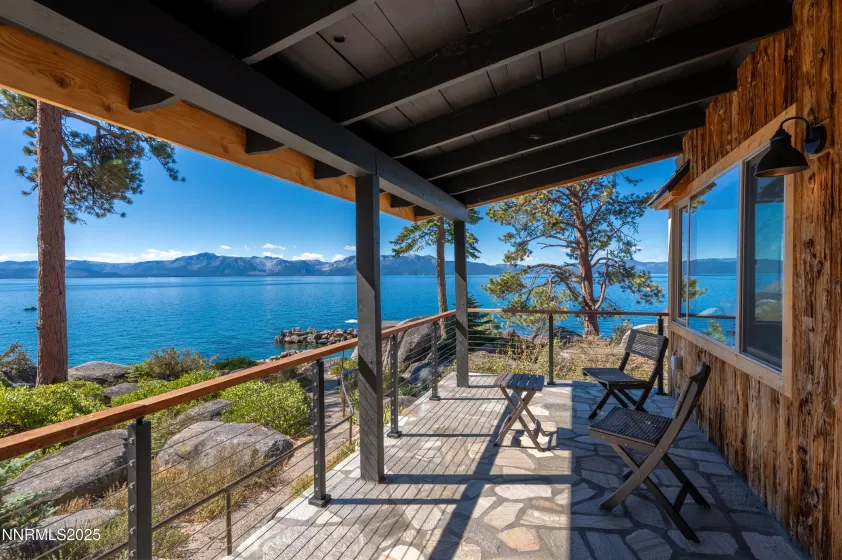 Villa 2: Primary Suite