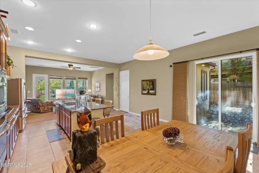 10900 Serratina, Reno, Nevada 89521, 3 Bedrooms Bedrooms, ,3 BathroomsBathrooms,Residential,Residential,Serratina,250057461